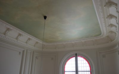 Décor peint : ciel d’escalier peint en trompe l’œil