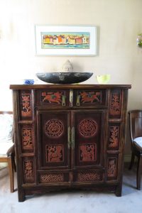 Meuble peint d'inspiration chinoise