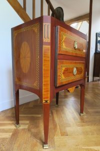 Faux bois en restauration d'un coffre fort