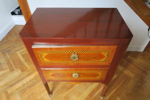 Faux bois : restauration d'un coffre fort