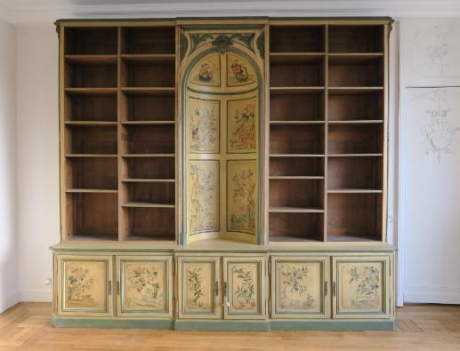 Meuble peint, décor d'une bibliothèque