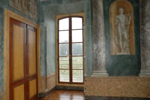 FAUX BOIS : DANS LE SALON DE RÉCEPTION D’UN CHÂTEAU CLASSÉ DE LA RENAISSANCE FRANÇAISE