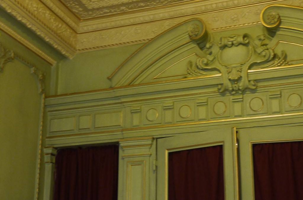 DÉCOR CLASSIQUE : composition de patines et dorures