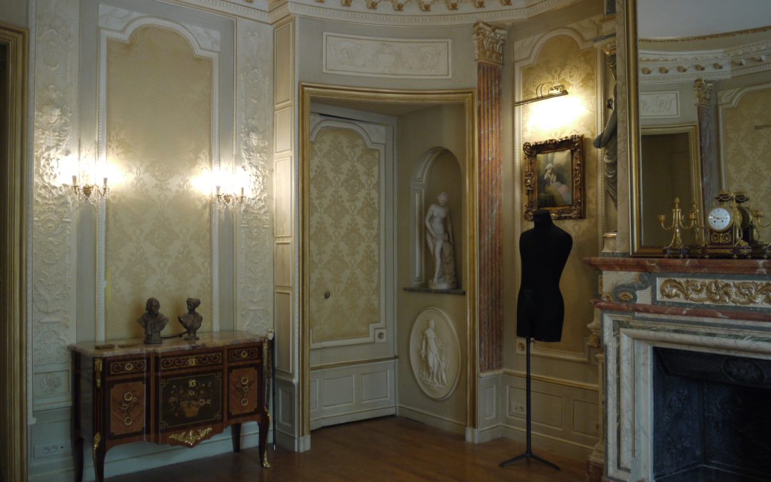 DÉCOR PEINT CLASSIQUE : composition de patines et filets, faux marbres et dorures