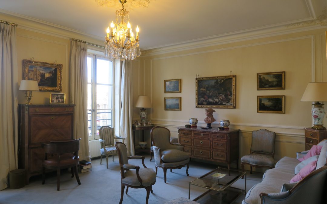 DÉCOR CLASSIQUE pour un salon parisien
