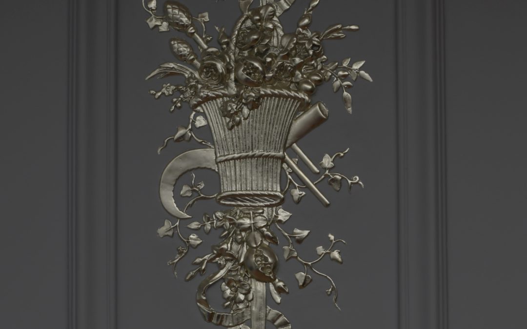 Dorure à la feuille sur motifs en ronde bosse