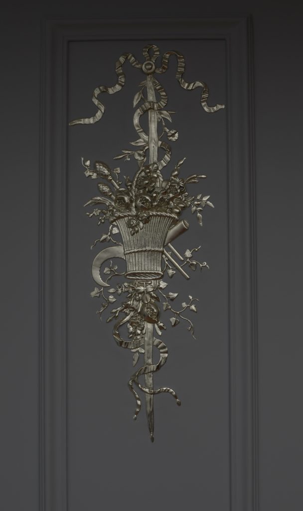 DORURE A LA FEUILLE : Sur les panneaux du salon d'un appartement parisien, décor d'un ensemble de motifs en Or Blanc,