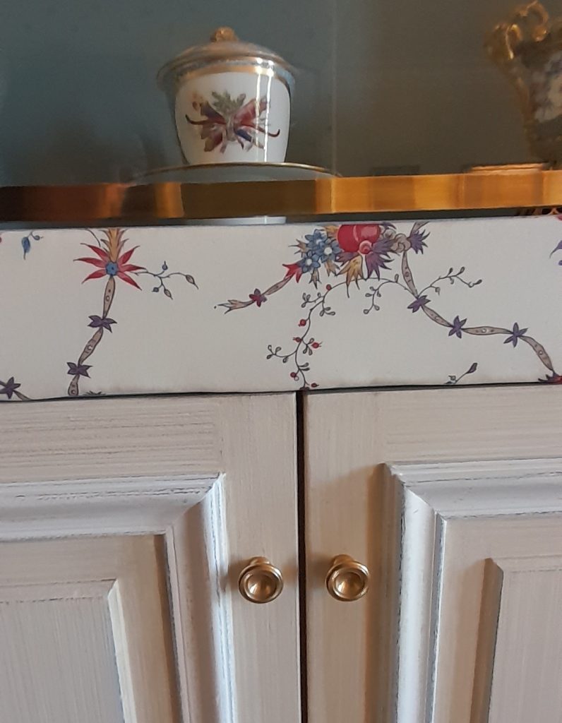 Portes décorées de patines