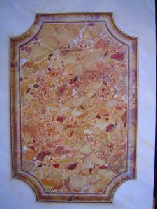 FAUSSE MOULURE : démonstration de la technique de fausse moulure sur faux marbre Brèche d'Alep