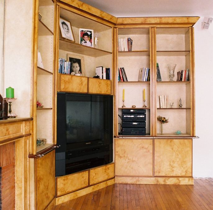 FAUX BOIS sur une bibliothèque Art Déco