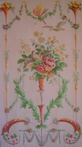 TROMPE L’OEIL : Décor d’ornementation de ‘grotesque’ inspiré des papiers peints de style néoclassique post révolution.