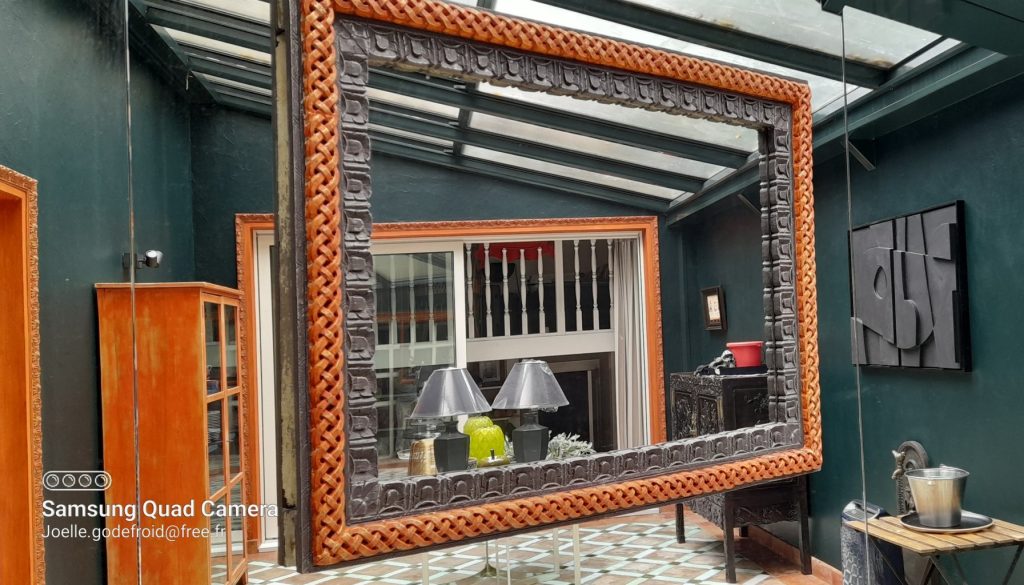 Décor de cadre anthracite et rouille avec rehauts or et argent, suite à réfection des peintures et modification du style