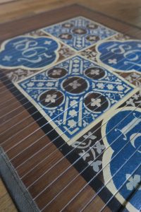 Décor peint de carrelages anciens sur tapis