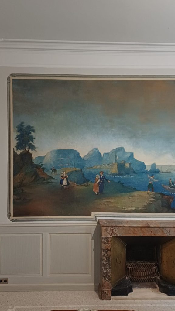 Décor peint d'une salle à manger provençale