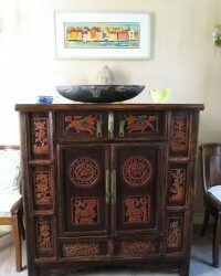 MEUBLE PEINT : décor de patines et filets d’inspiration chinoise